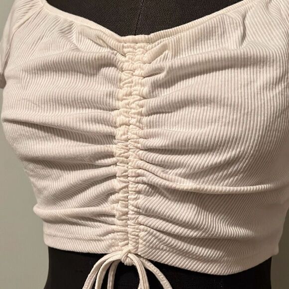 Forever 21 Women's White Off-Shoulder Ruched Crop Top - Picture 2 of 7